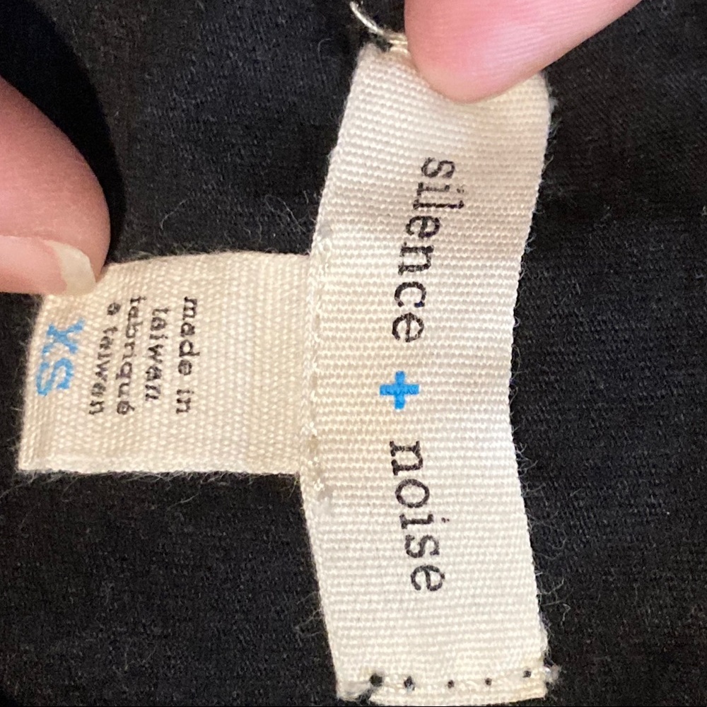 Jeweled Crop Top - Picture 3 of 3